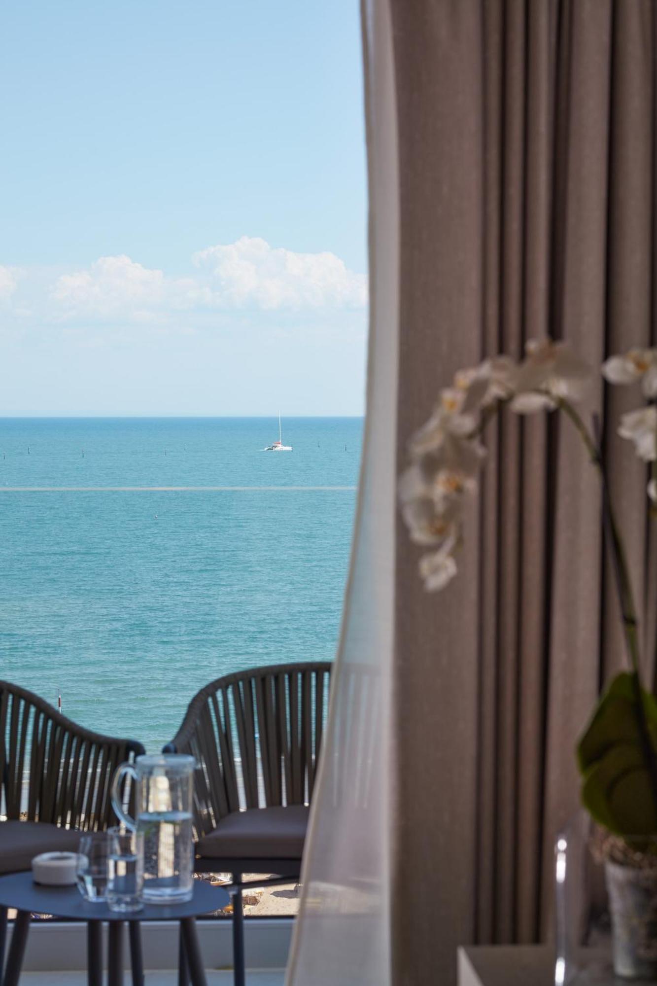 Hotel Pelikan Lignano Sabbiadoro Exterior photo